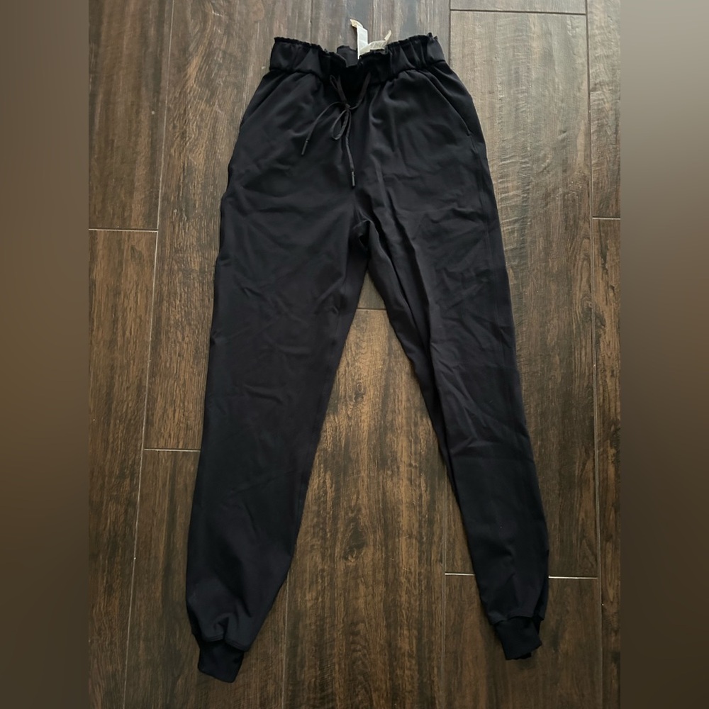 lululemon athletica Black Elastic Waist Joggers